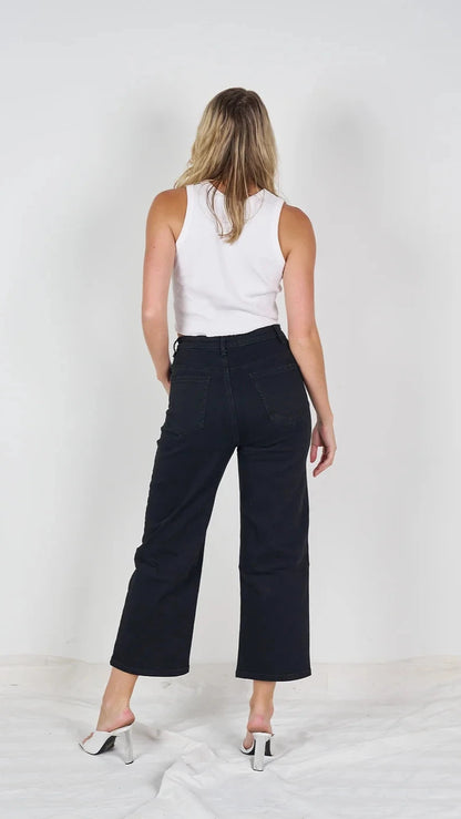 The Essential Black Wide-Leg Jeans